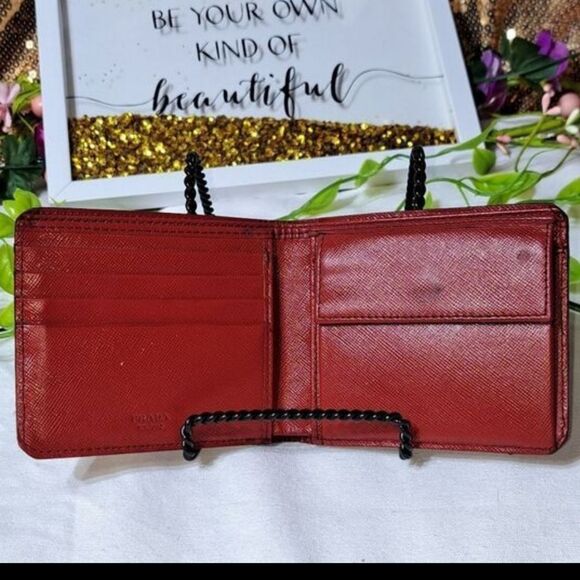 Prada Bifold Wallet in Red Authentic Good Condition - Picture 3 of 16